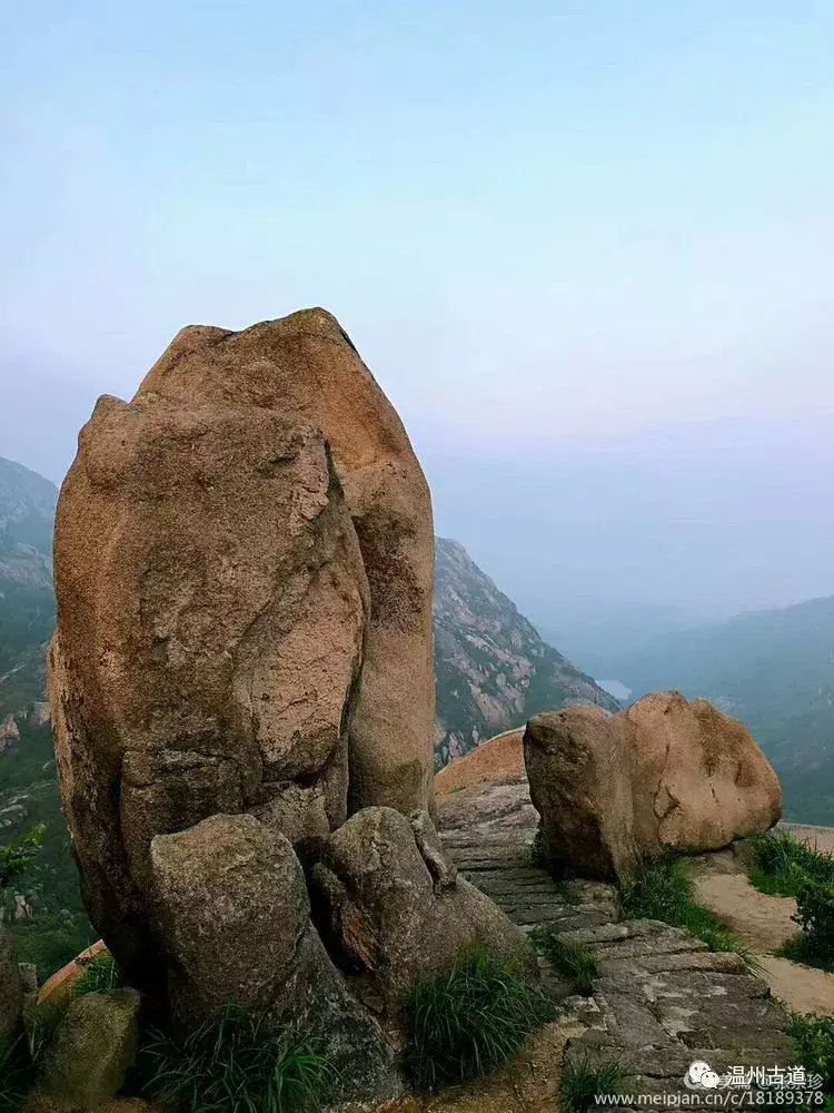 孤峰傲影:百家尖丨山色秀丽,景色无边