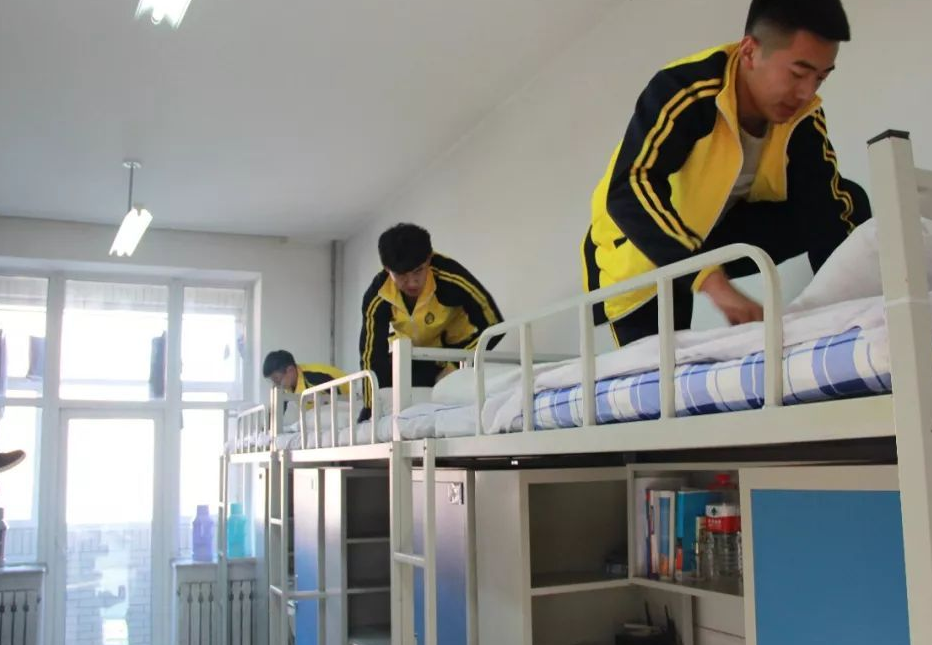 毕业后才知道，高等专科和职业技术学院大有不同，学生要谨慎选择