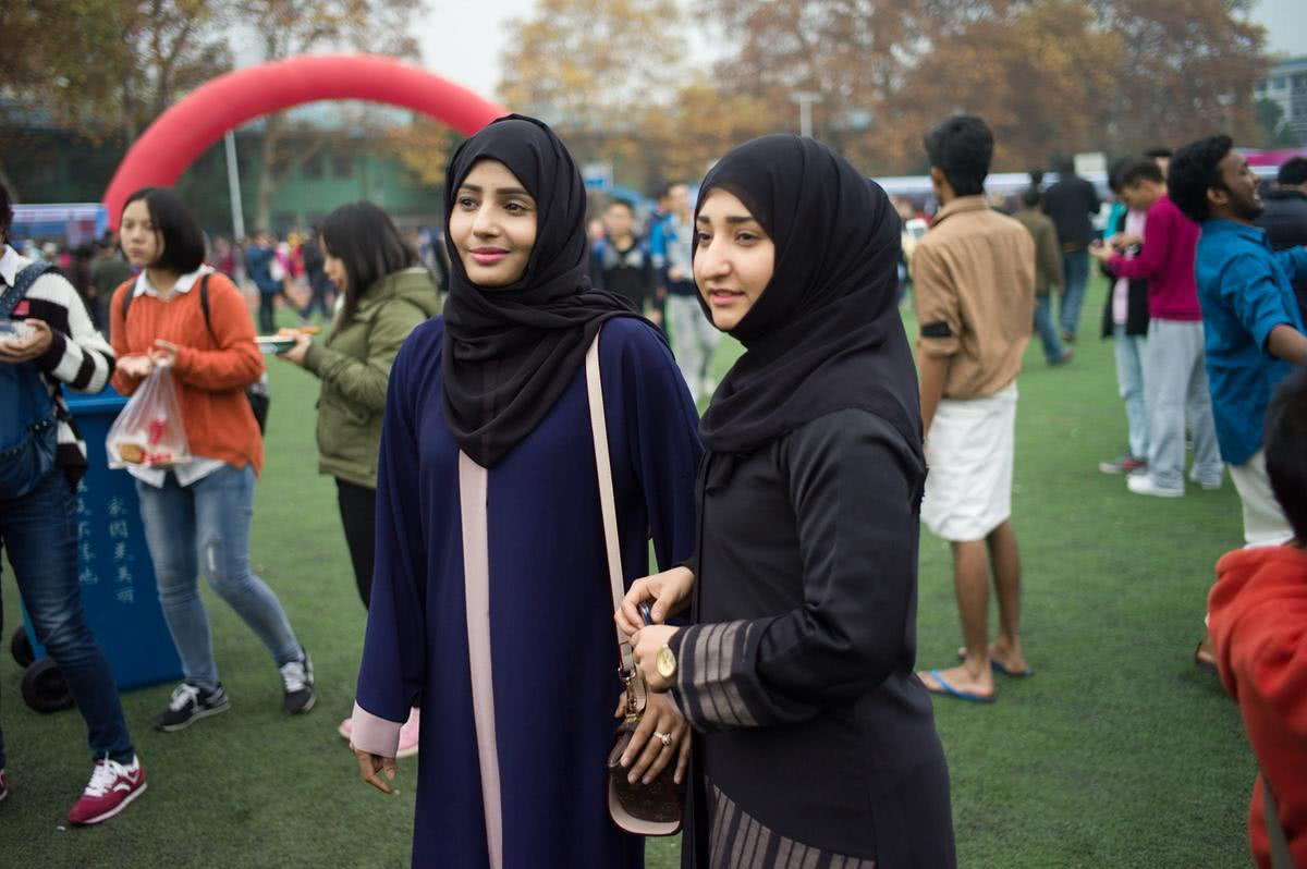 15,也门人善于建造高层建筑,传统老城看起来如同高楼大厦般的气势.