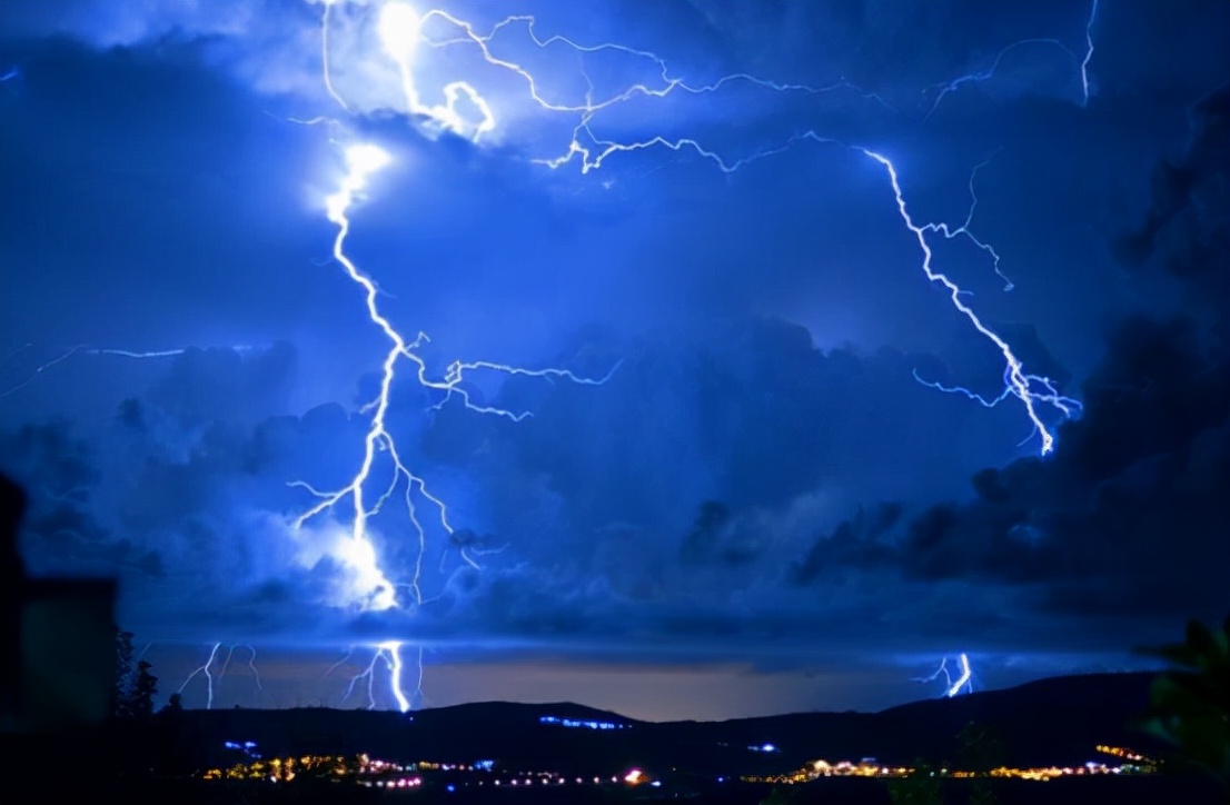 1995年,安徽曾有巨蟒渡劫,却被雷电击中飞升失败,是真是假?