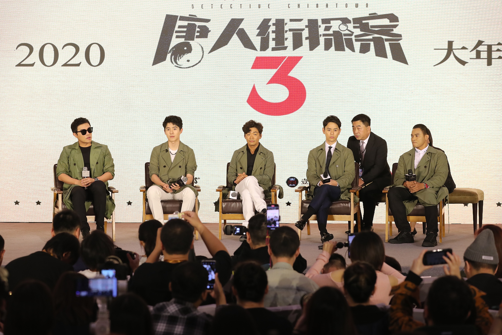 陈思诚的资本局：手握119亿票房，父子拥18家公司，曾持股华谊