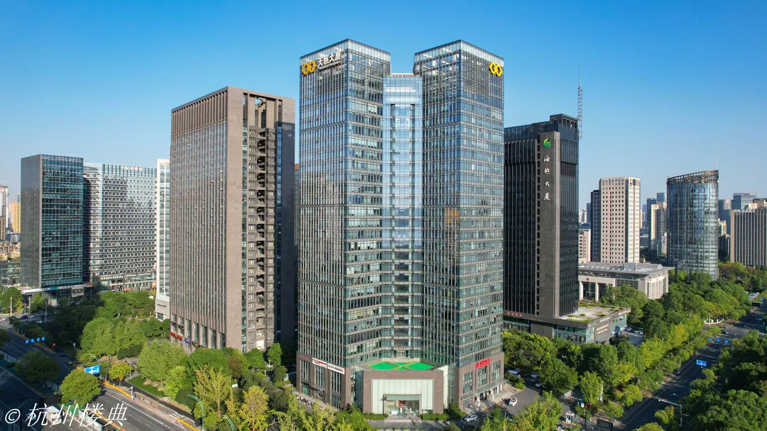 滨江区政府商圈天恒大厦出电梯厅即可观钱塘江大潮的写字楼