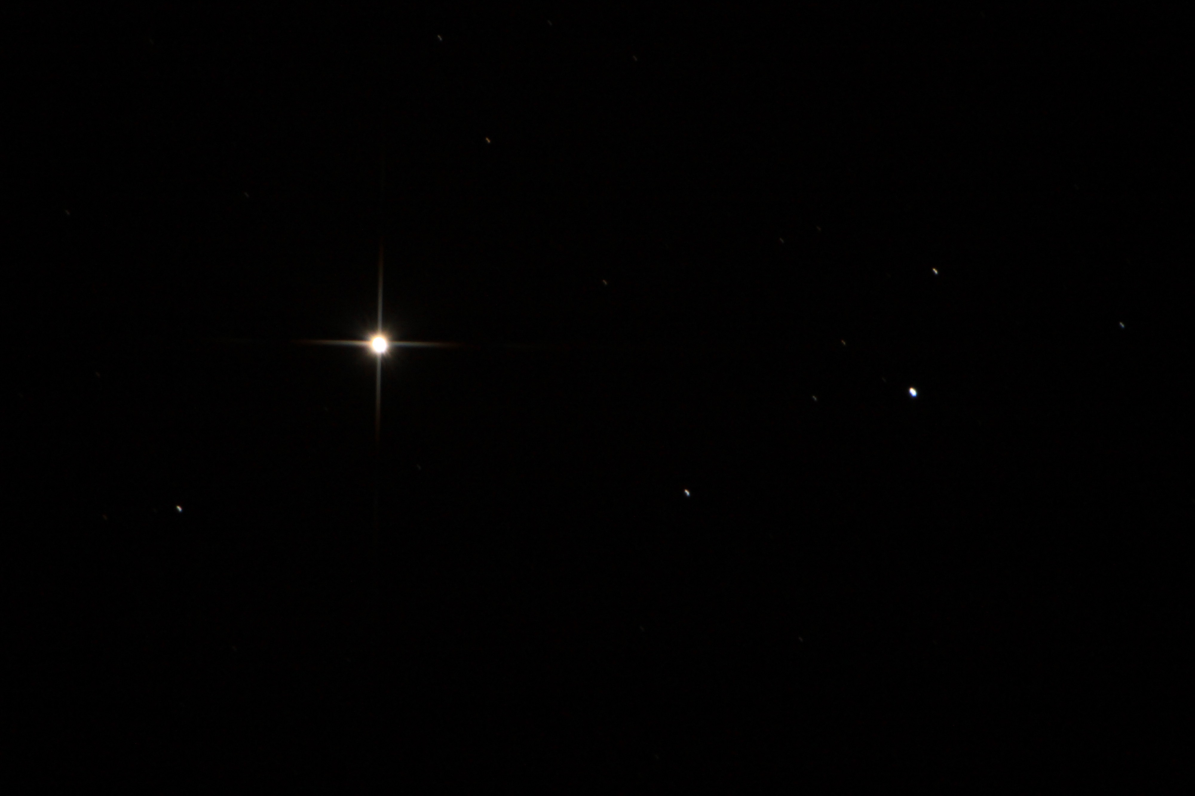 决定恒星表观亮度的因素，以及夜空中最亮的10颗恒星