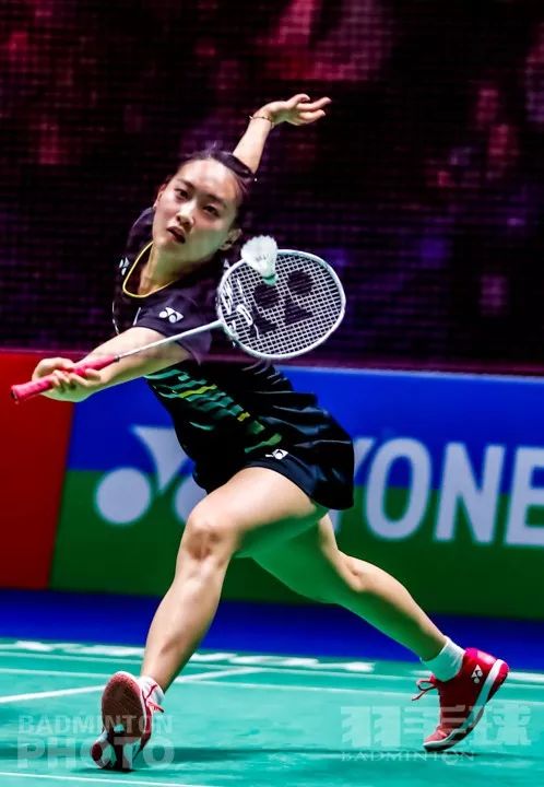 打羽毛球脚背疼是怎么回事（国羽队医门诊：脚背疼，需要从两方面考虑原因）-趣拿体育