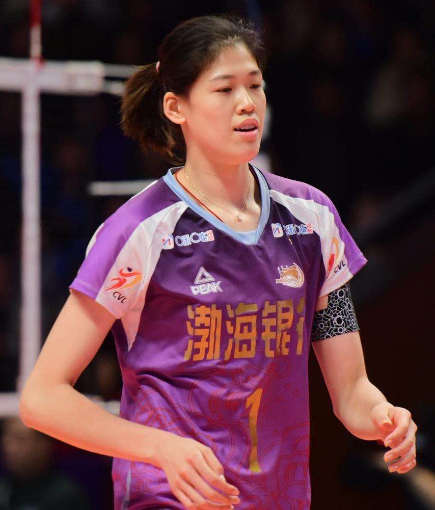 张常宁2015世界杯发球(张常宁和李盈莹不得不说的话题,二人各有优势