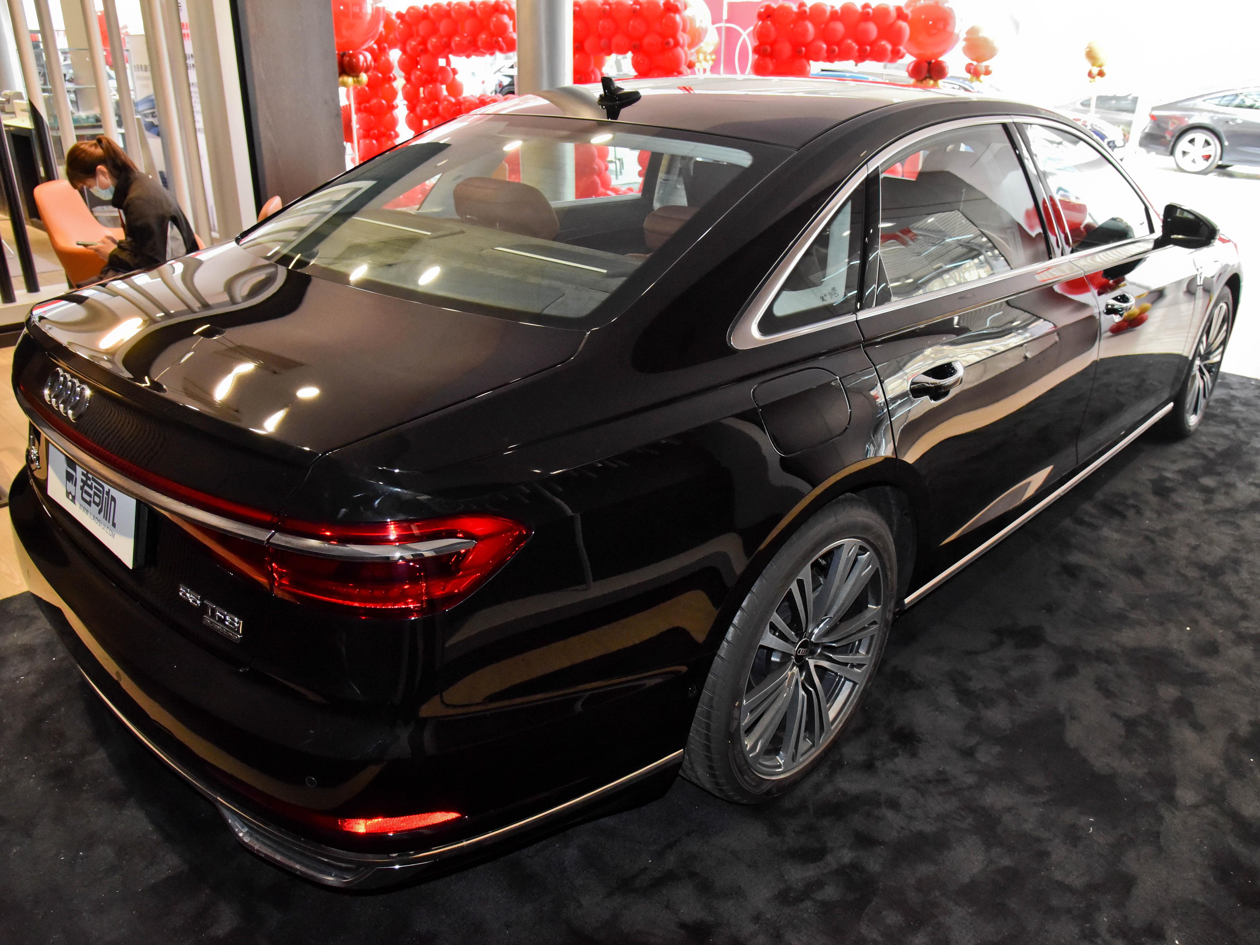 进口旗舰级豪华轿车，四座独立大空间气场顶级，带你看奥迪A8