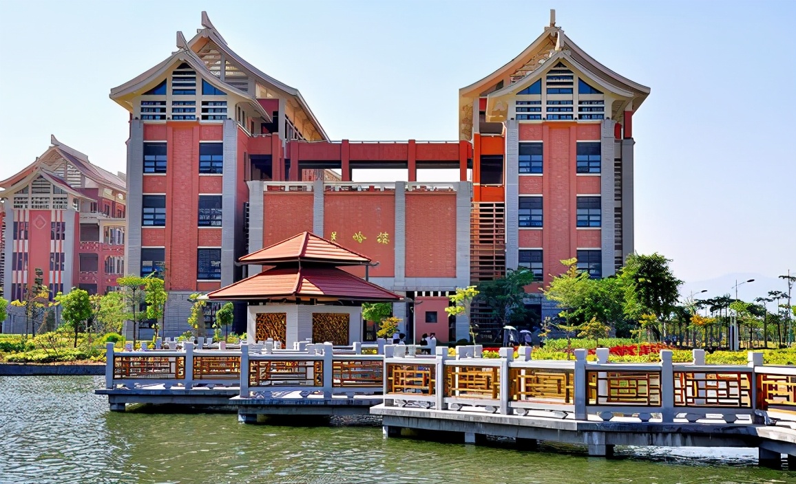 四川有所985大学很委屈，曾用命被当做野鸡大学，改名后人气回归