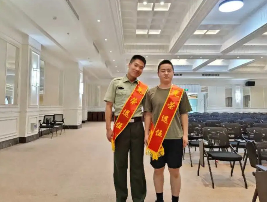 飒！登上央视、保研985、执行维稳任务，这10位军人学霸来自同所名校！