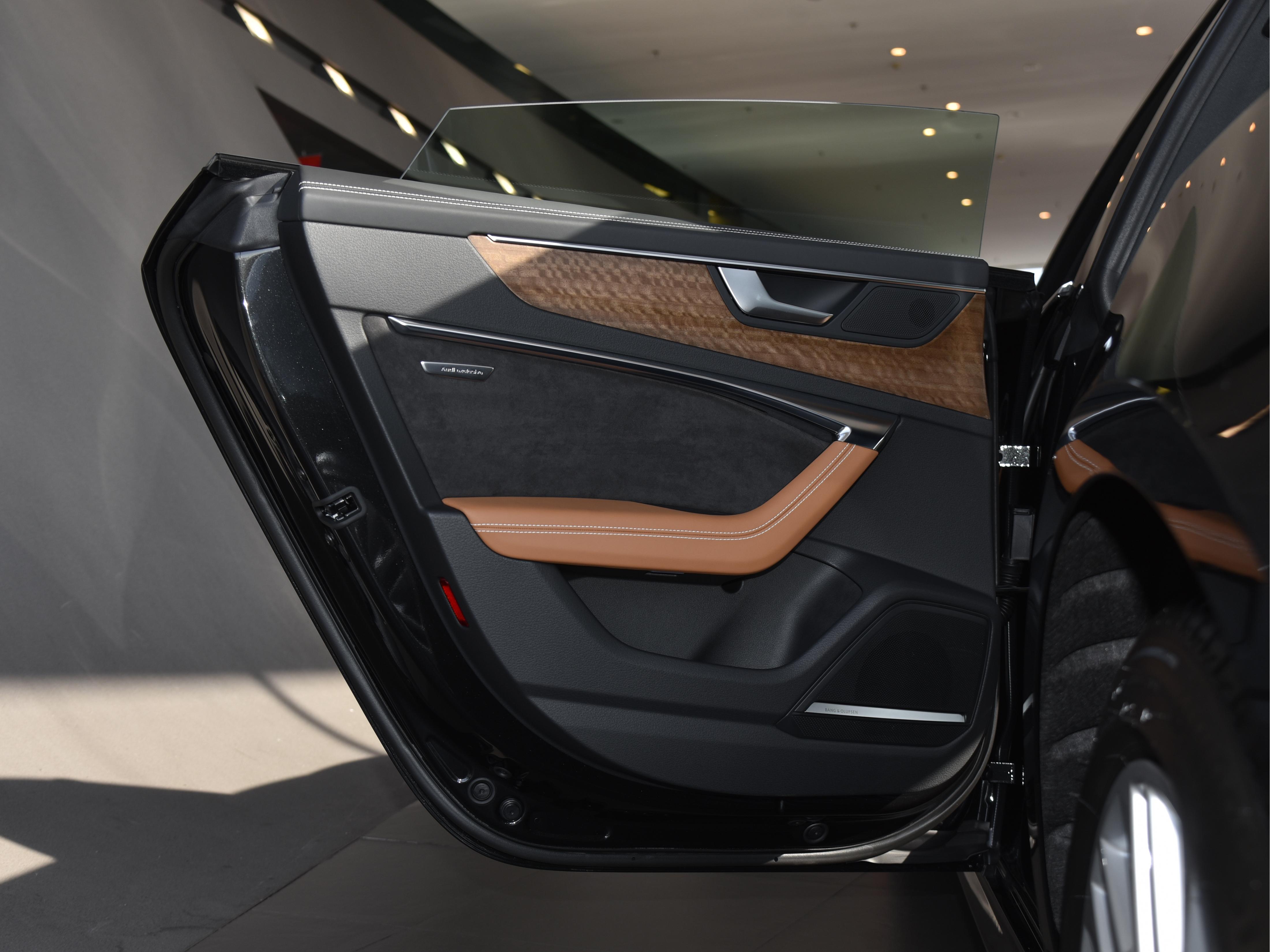 6.5L油耗进口豪华车，大尺寸车身气质堪比旗舰，带你看进口奥迪A7