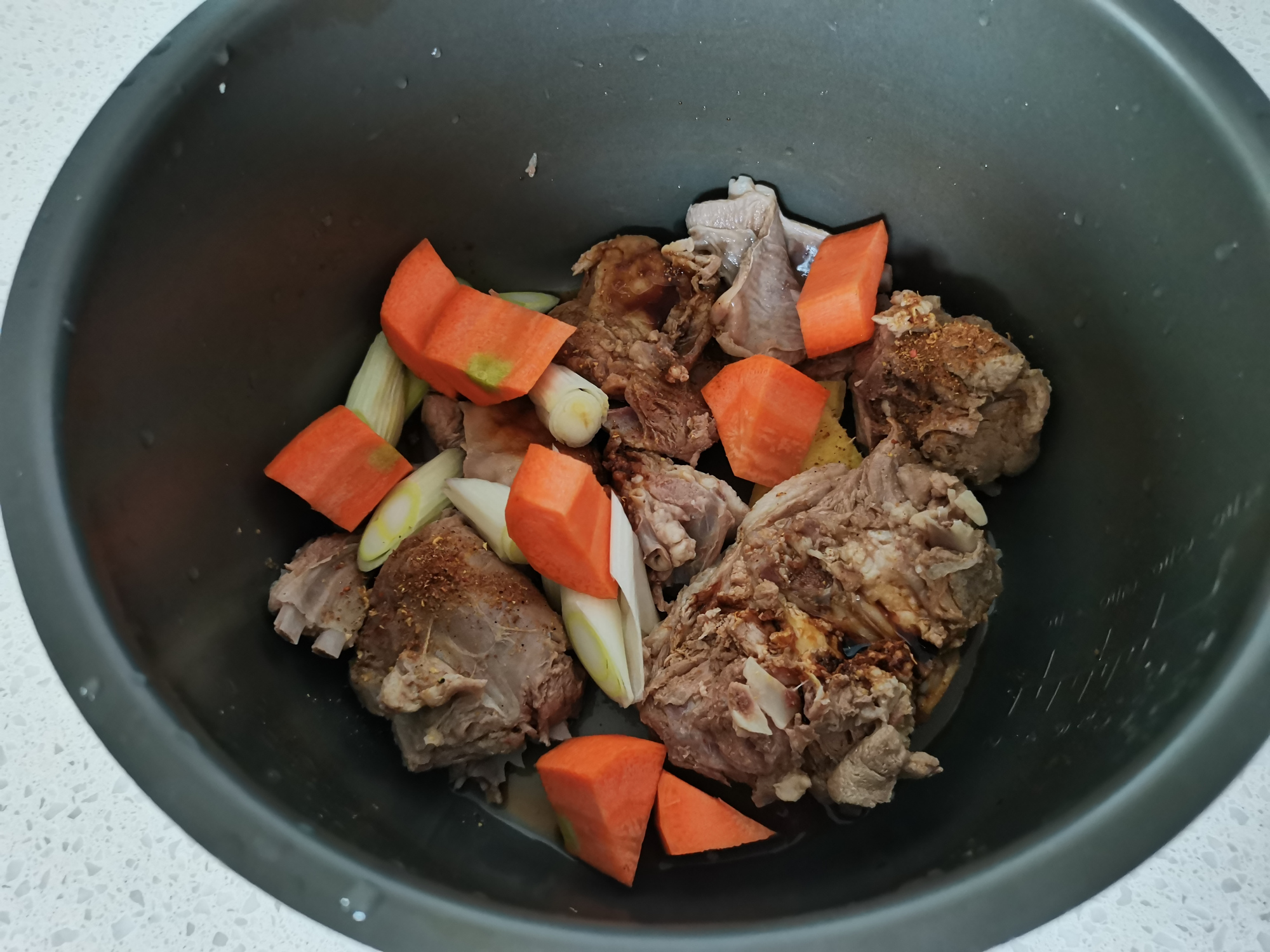 羊羔肉的正宗做法大全（手把手教你做出好吃美味的羊羔肉）