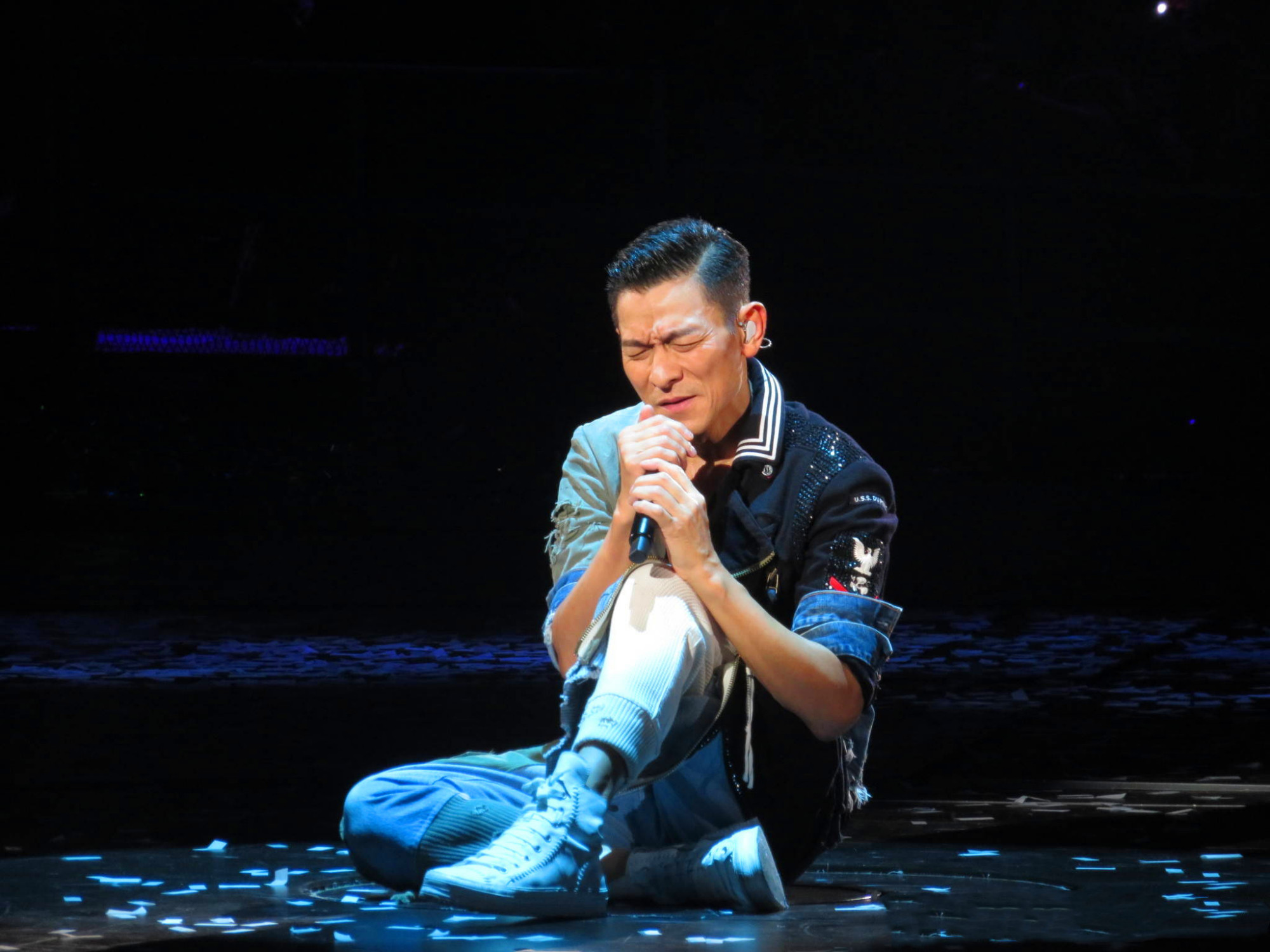 在2000年,刘德华成功的斩获了自己人生中第一个香港金像奖影帝,这为他