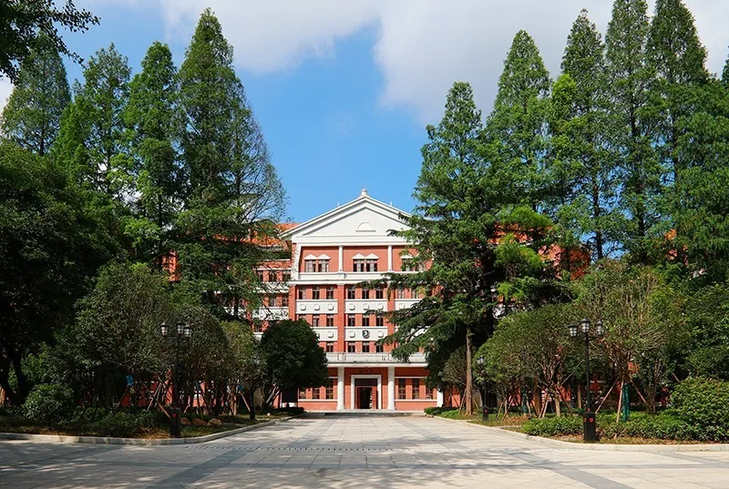 600分率40.58%！全班可上985！这所名高牛在哪？