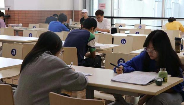 真正的大学生活“只有3年”？过来人说出实情，别等毕业才明白