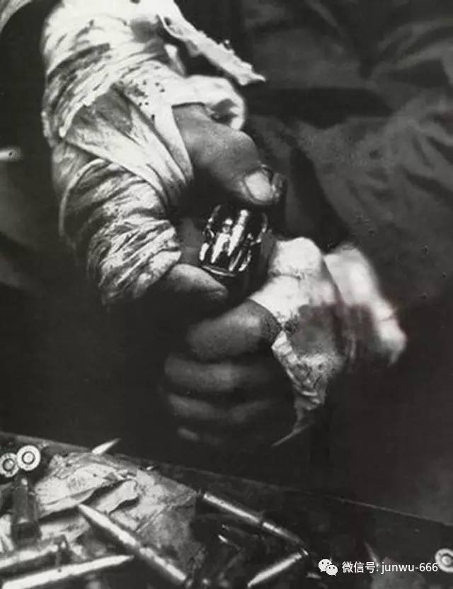 军魂｜看完落泪：解放军对越作战震撼瞬间！