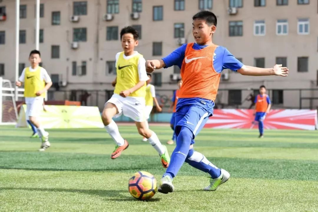 培养小学生足球兴趣研究体会(给中国足球的建议!