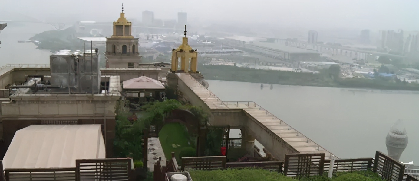 富婆张庭的迷惑行为：身家300亿，日花费不到10元？