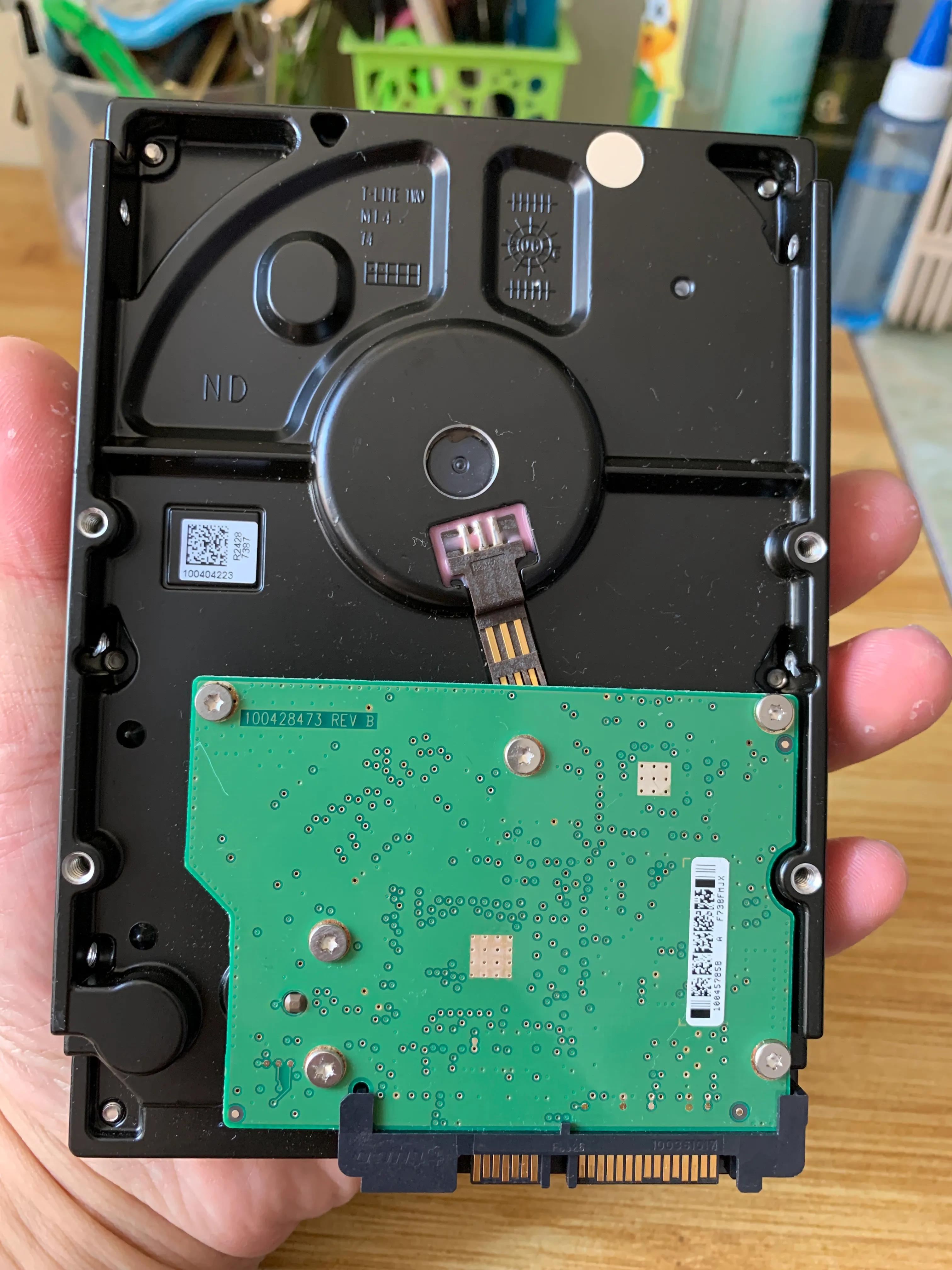 5寸机械硬盘拆解高清图