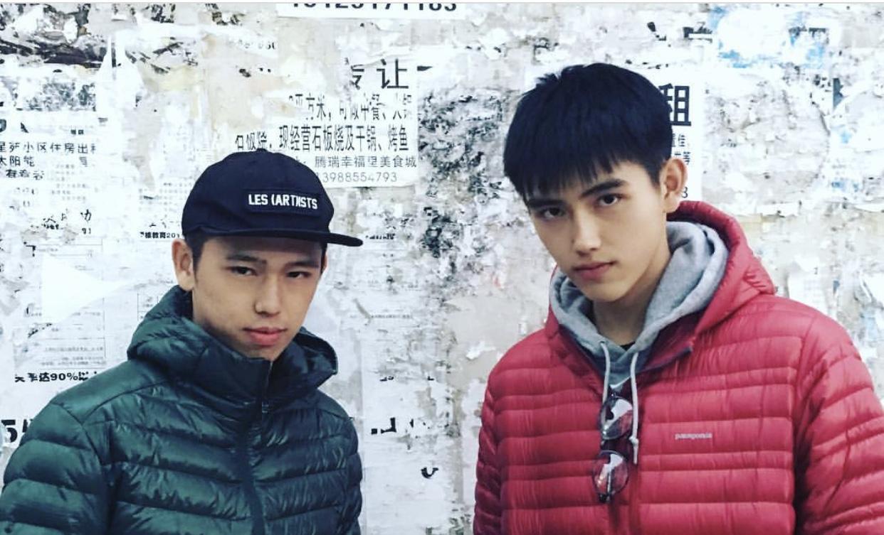 陈凯歌儿子大晒与女友亲密照，疑似恋情曝光？女方竟是名校学霸！