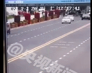 21人死亡！贵州载高考生公交车坠湖，遇难者身份曝光：2020，每一天都是劫后余生