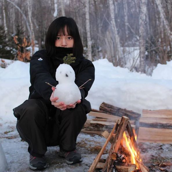 森林小屋里，哪怕在零下三十度，她也可以把生活过得春暖花开