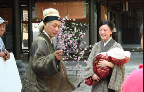 女人喂奶期喂男人图片(揭秘古代) - 赤虎壹号