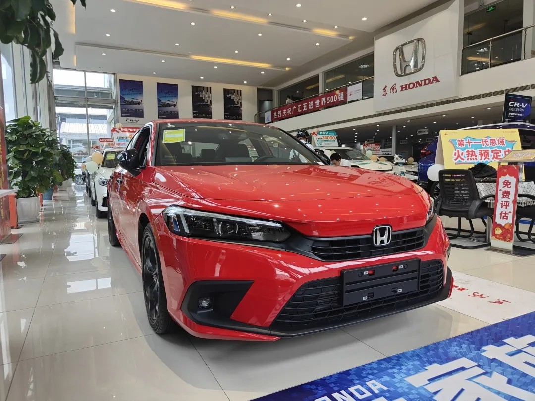 探店第十一代思域：外形变大叔，内里仍汹涌