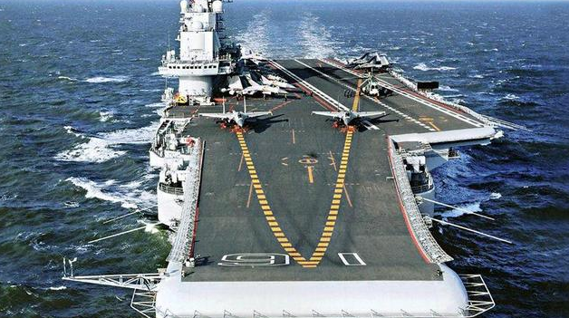 中国能养得起10艘航母吗？看看美国航母战斗群的开销，就全明白了