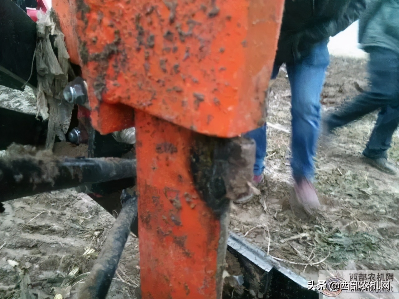 分分钟让普通犁变成犁地深松两用犁！干一遍活，挣两遍的钱