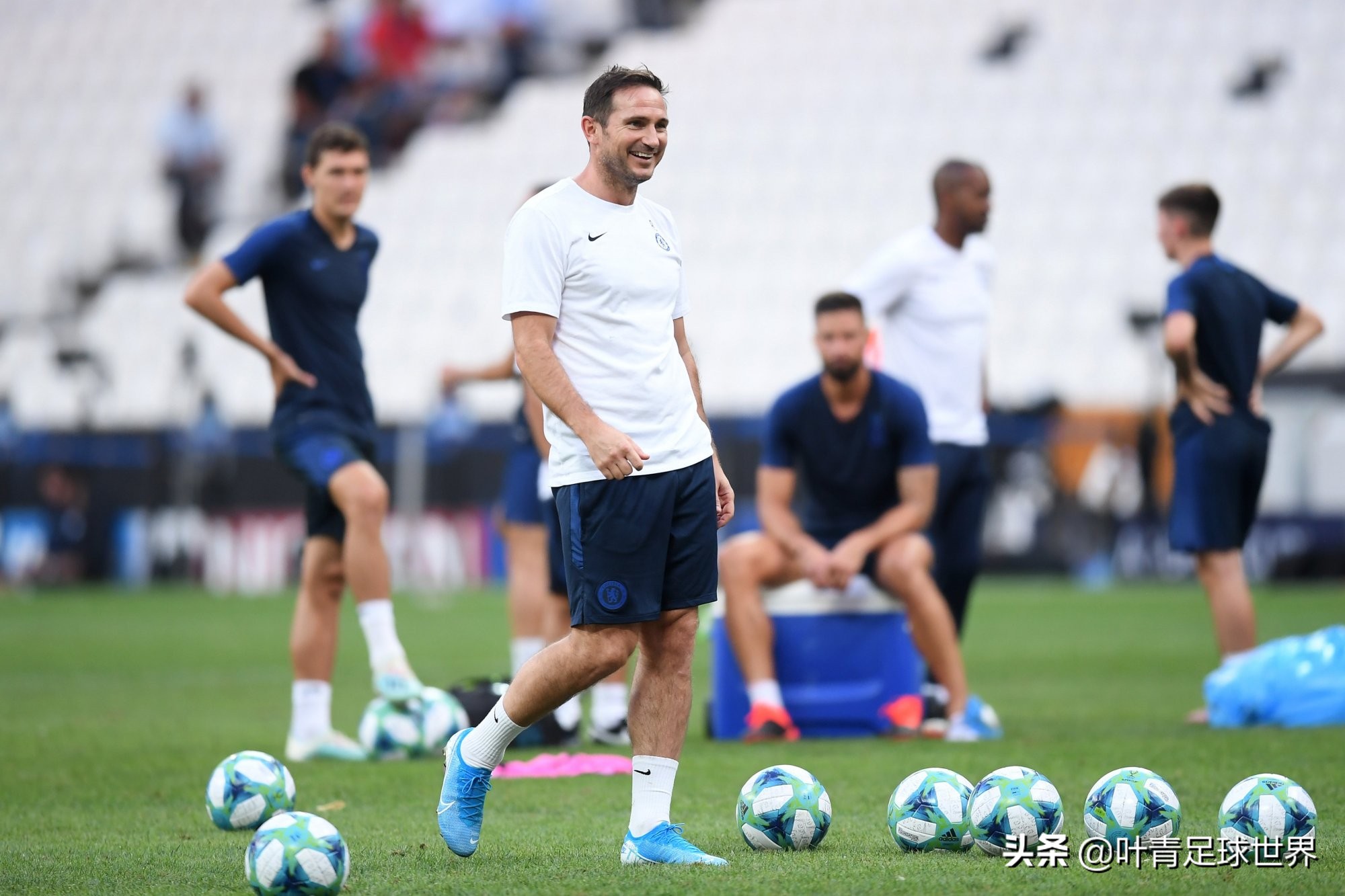 今天有没有欧洲足球直播（央视今夜直播！欧洲足坛打响145亿决战：2大历史时刻即将诞生）