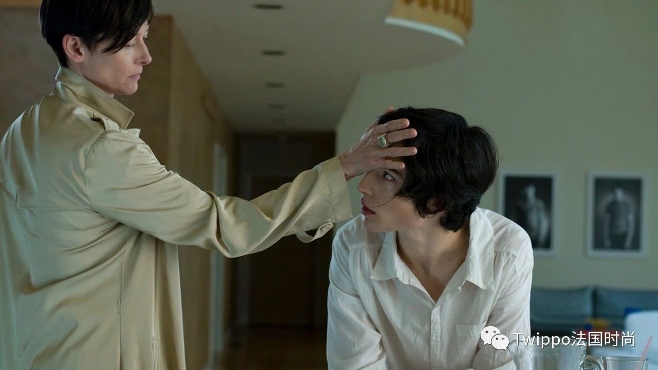 新晋机车男孩(全世界最酷的崽,宝藏男孩ezra miller)