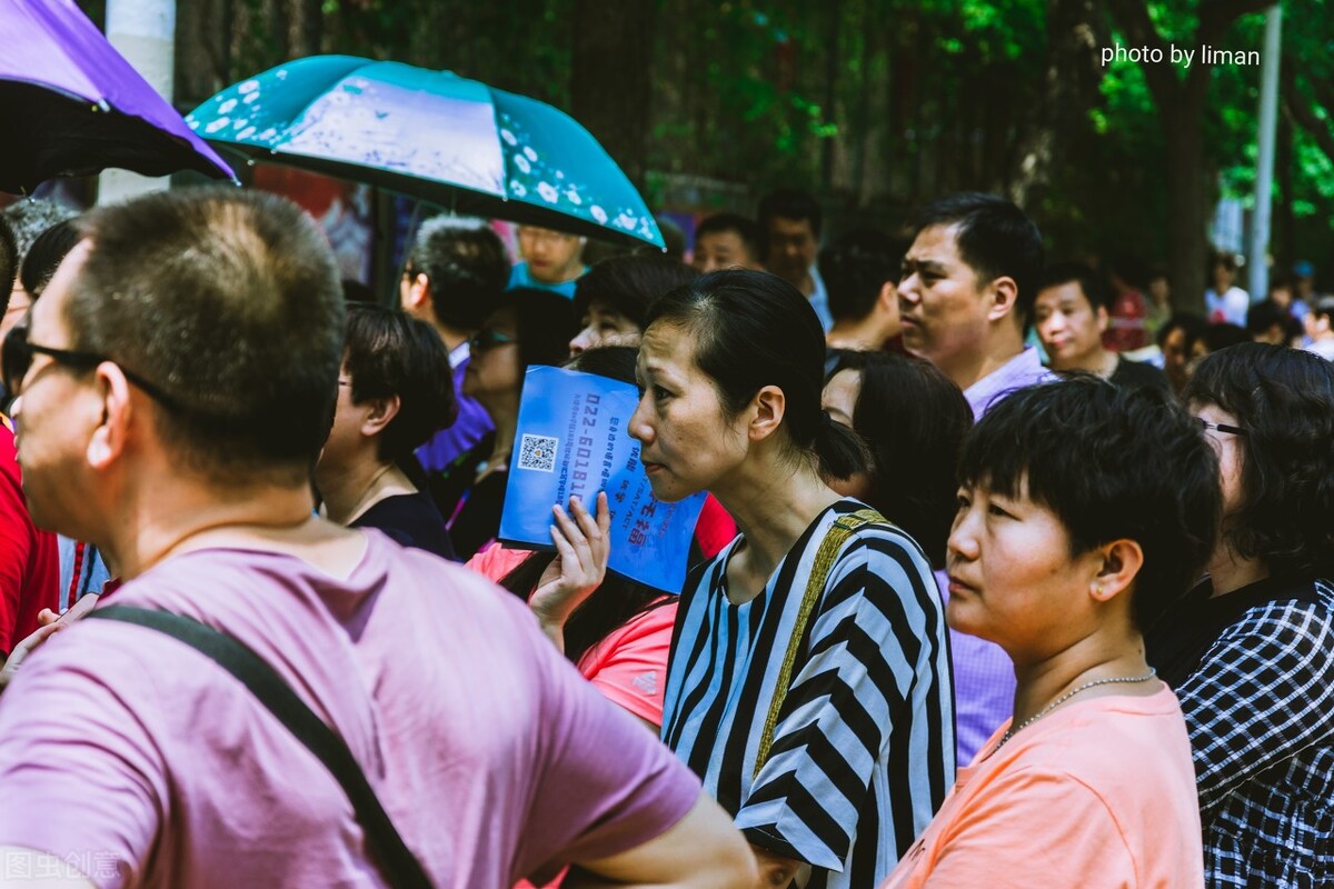 案发后未马上披露的高考跨省泄密案，刑释人员公然兜售未考试卷