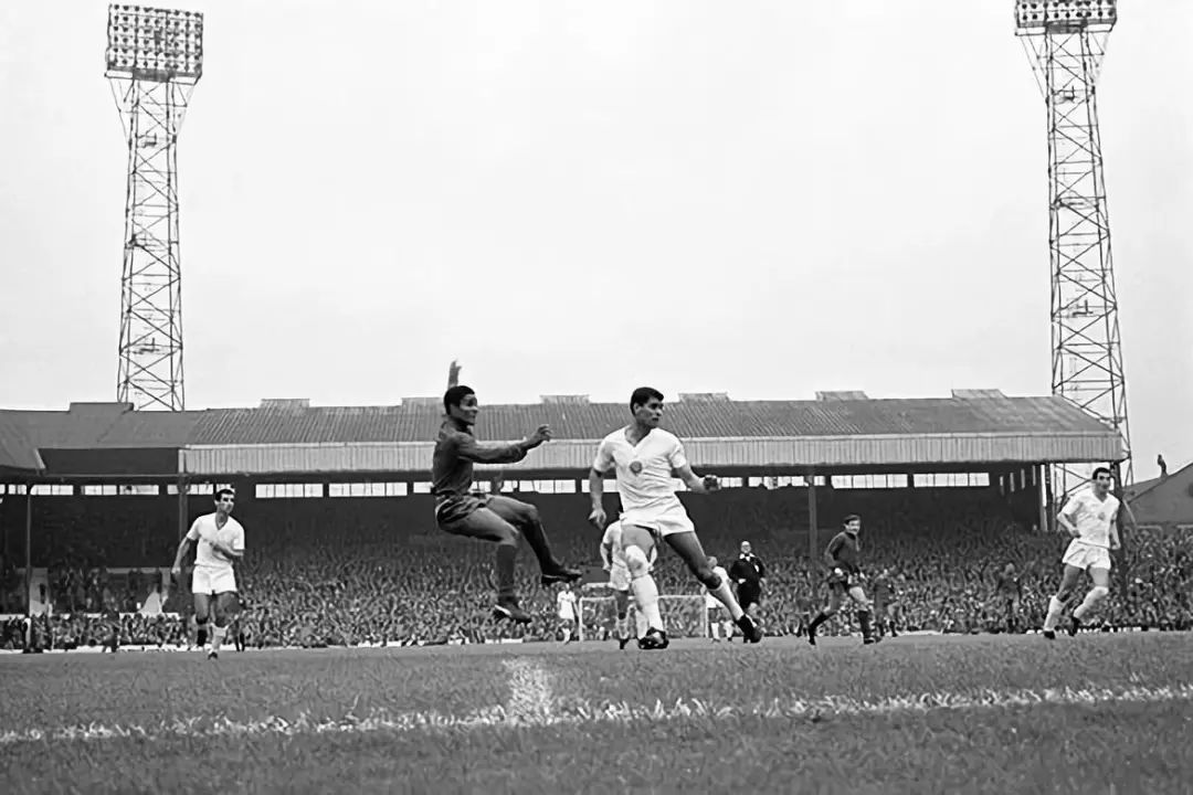 老拉特福德球场为何被曼联选做主场（老特拉福德是如何建成的｜球场的故事（1））