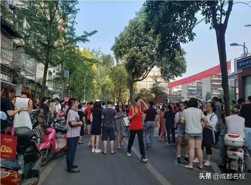 “我的儿子一定能上四七九！”今天，12万考生，决战中考