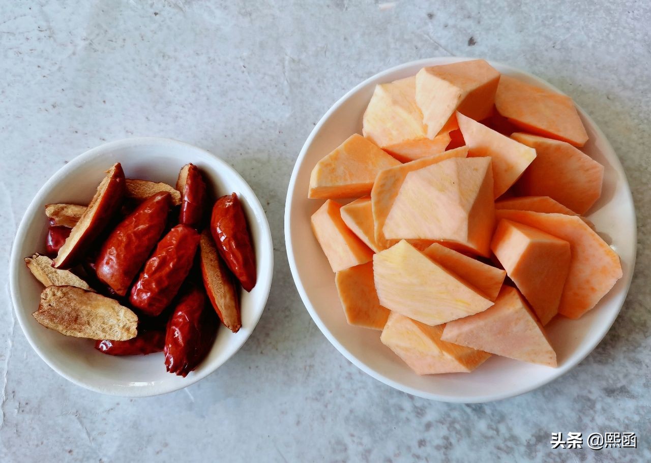玉米糁的做法大全（加这3种食材暖身滋补好吸收）