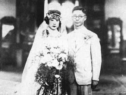 一代文豪老舍先生为啥要跳湖？