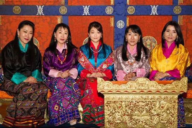 如今已经91岁的太王太后就很喜欢这个孙媳妇,甚至还在她怀二胎的时候