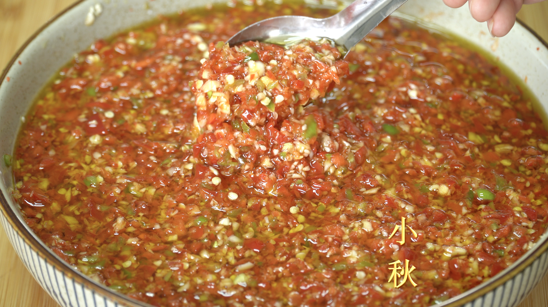 辣椒醬的做法視頻,辣椒醬的做法視頻教程