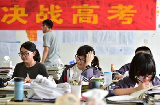 私立高中入学变难了？教育部下发通知，民办招生渠道要按规操作