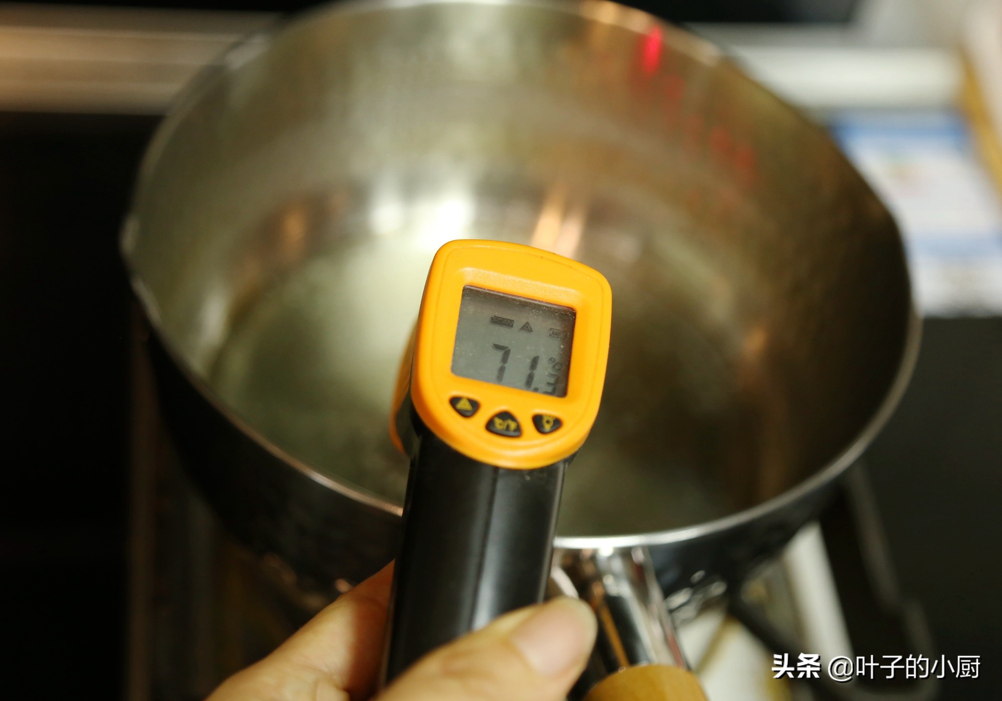 烤箱做蛋糕,烤箱做蛋糕的制作方法和步驟
