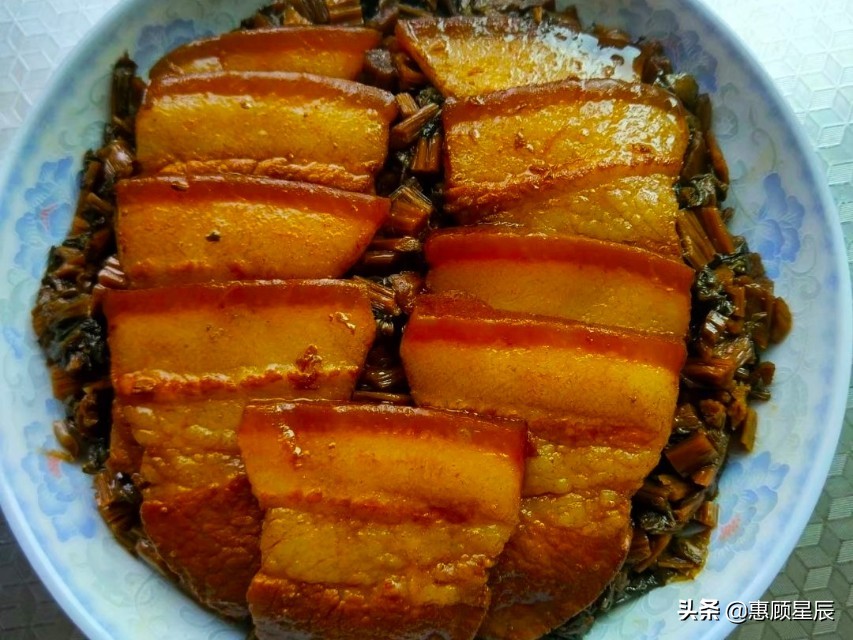 自制梅干菜有绝招，教你三种方法，一腌二晒三蒸，这干菜扣肉太香