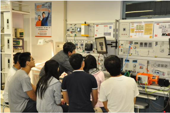 培养轨道交通及电力与能源领域的骨干！欢迎报考北京交通大学电气工程学院！