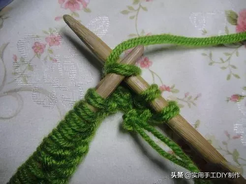 玉米花的织法(「棒针教程」玉米花图案的编织方法，织围巾、毛衣好看！（中文）)