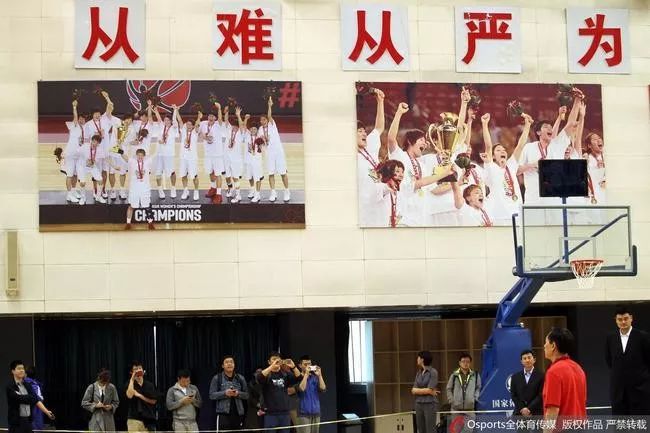 姚明女足世界杯(姚明笑了，元宵晚会庆祝，国人士气振奋：中国女篮闯入东京奥运)