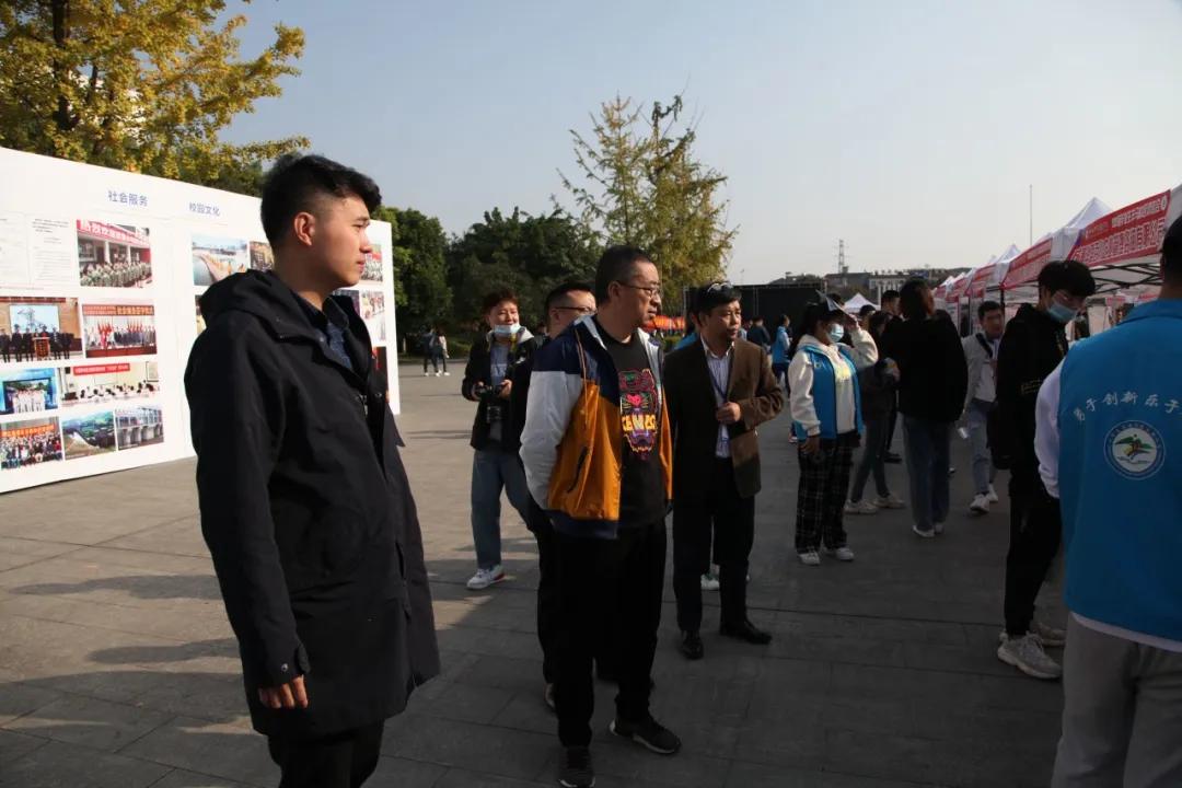 四川水利职院双选会，部分单位薪资上万，150余家单位求贤若渴