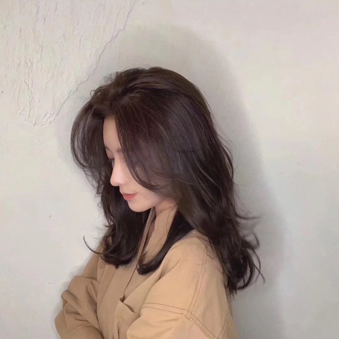 烫发图片女2021最新款(长头发烫发图片女2021最新款) - 泉兴百科