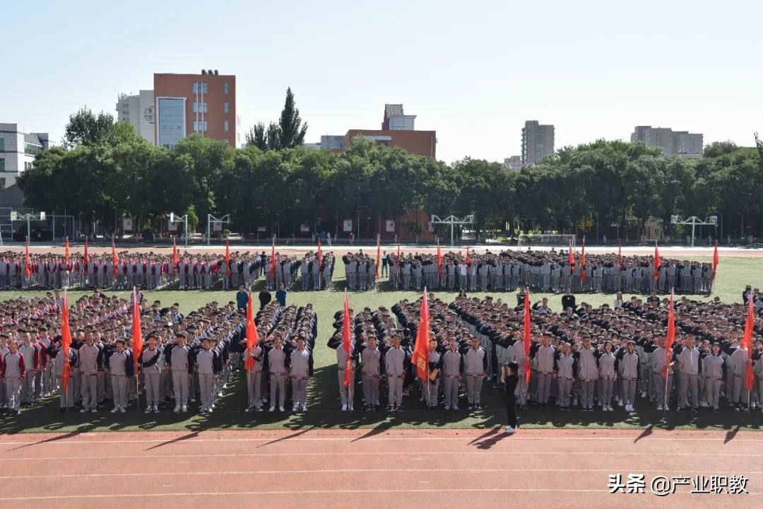 宣化一中举行开学典礼：铮铮誓言看行动，发声亮剑争朝夕