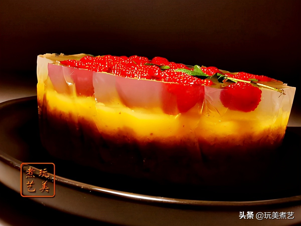 春光明媚好时光，树莓遇上菠萝，就来一个慕斯尝尝