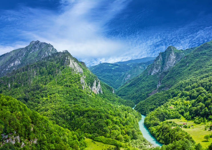 盛产美女的国家，免签欢迎我们去旅游，第一次参加奥运会就在中国