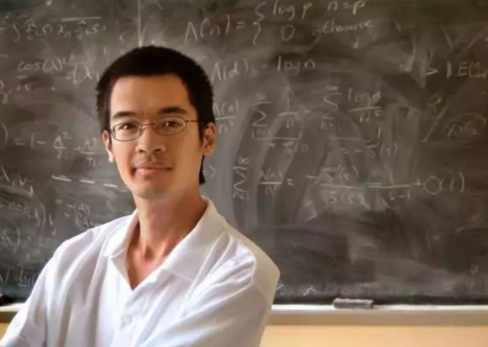 8岁高考取得760分，智商高过爱因斯坦的陶哲轩，现在能有多厉害？