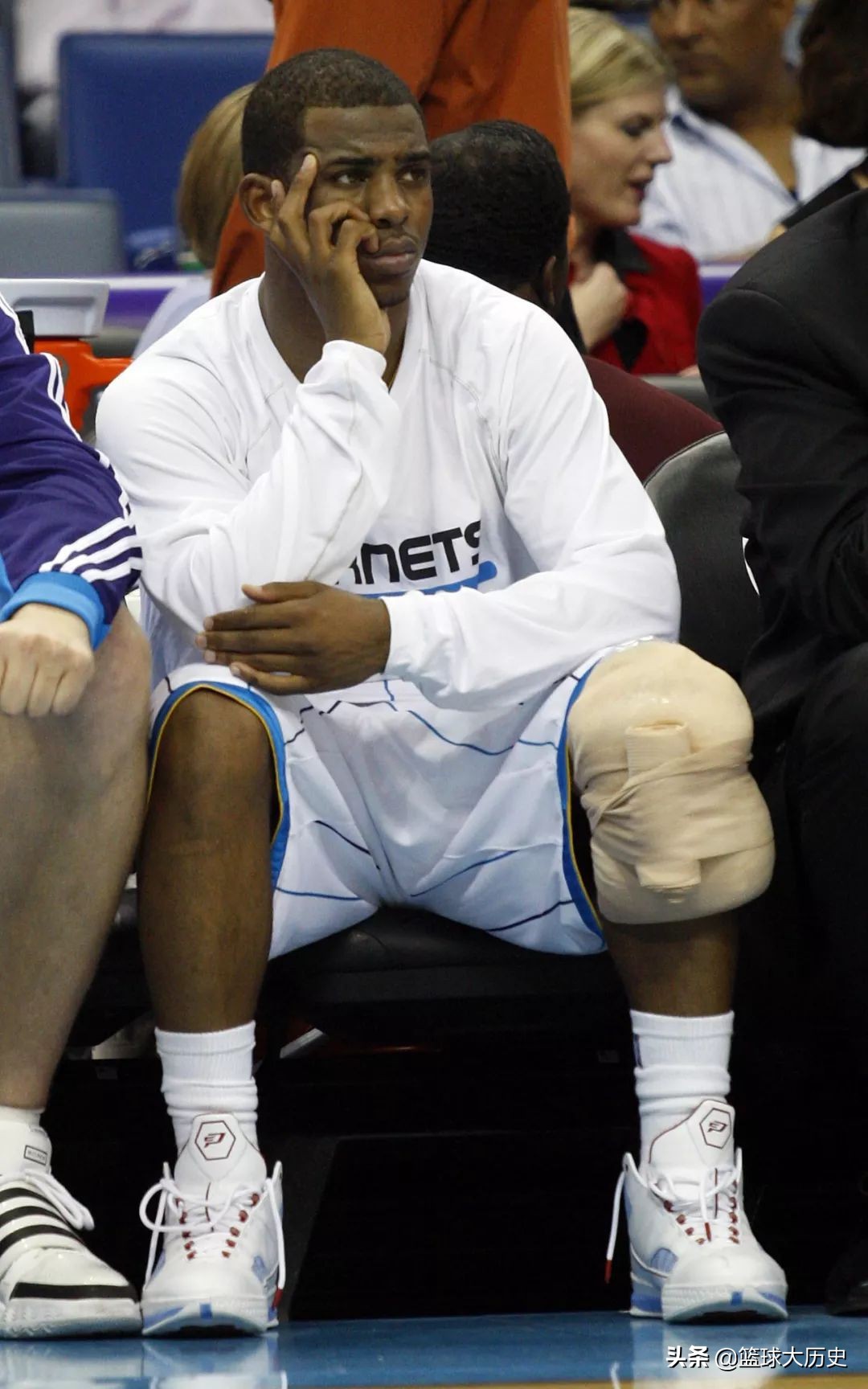 克里斯保罗扣篮(单手劈扣霍华德?还记得大伤之前的那个保罗吗)